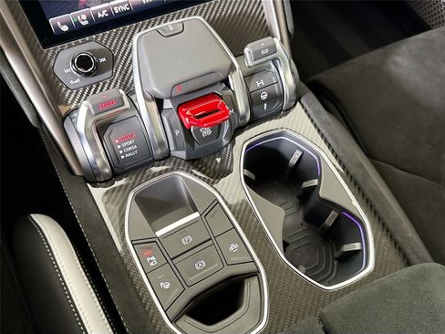 Used 2024 Lamborghini Urus Performante image 21