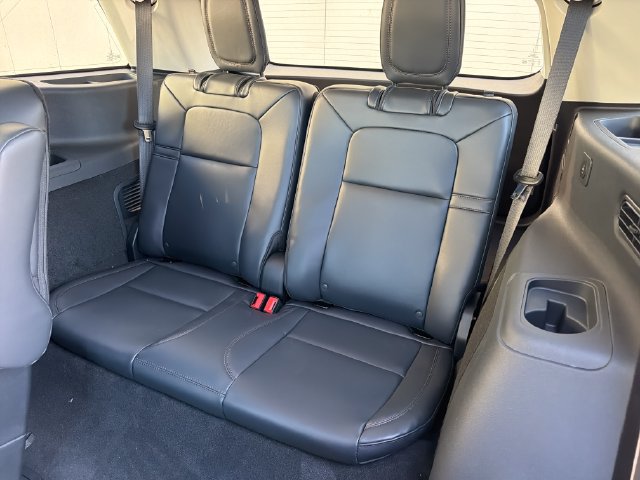 New 2027 Lincoln Aviator AWD image 14