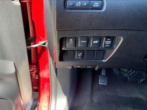 Used 2014 Nissan Rogue SV w/ SV Premium Package FWD image 32