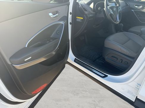 Used 2019 Hyundai Santa Fe XL image 10