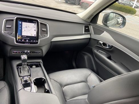 Used 2022 Volvo XC90 T5 Momentum w/ Climate Package image 14
