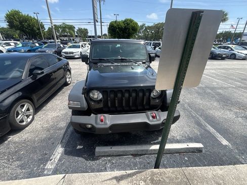 Used 2019 Jeep Wrangler Unlimited Sport S AWD/4WD image 2