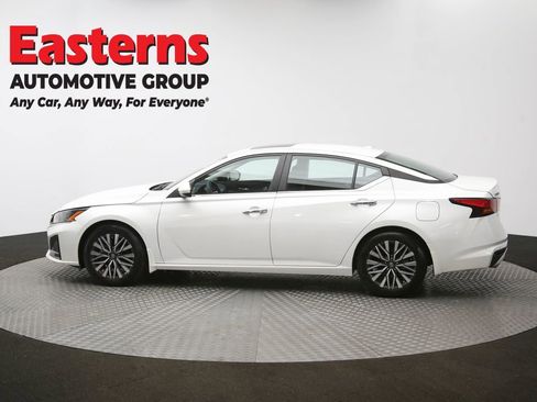 Used 2024 Nissan Altima 2.5 SV w/ SV Premium Package image 61