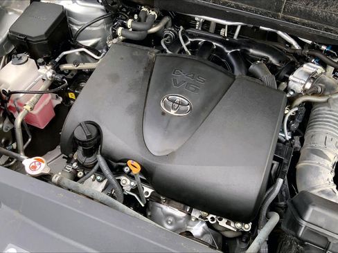 Used 2022 Toyota Highlander XSE FWD image 33