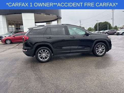 Used 2023 GMC Terrain SLT image 13