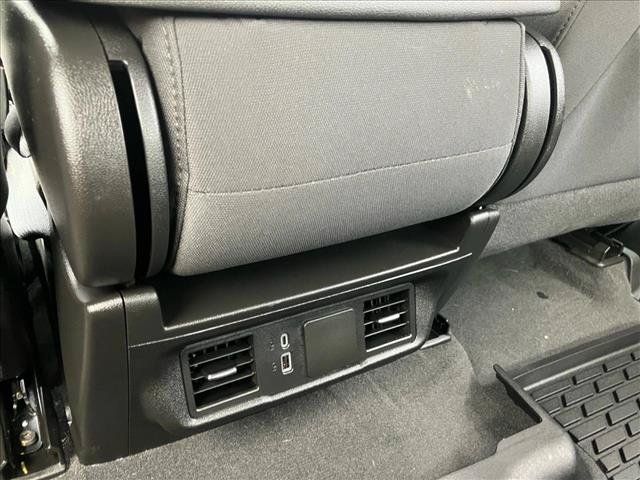 Used 2026 Chevrolet Silverado 1500 Custom w/ LPO, Dark Essentials Package RWD image 17