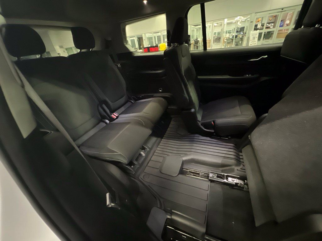 Certified 2023 Jeep Grand Cherokee L Laredo RWD image 25