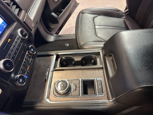 Used 2020 Ford Expedition Limited RWD image 19