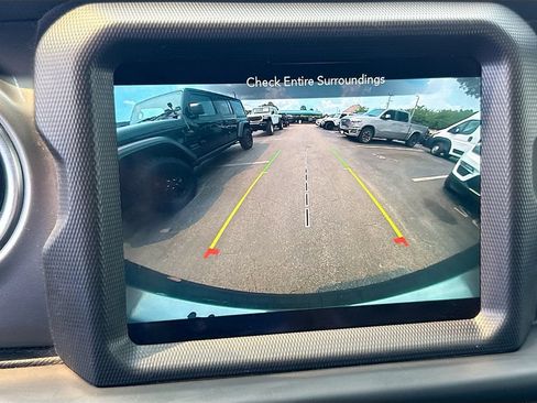 Used 2023 Jeep Wrangler Unlimited Sahara w/ Cold Weather Group AWD/4WD image 15