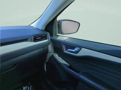 Used 2021 Ford Escape Titanium w/ Titanium Elite Package FWD image 12