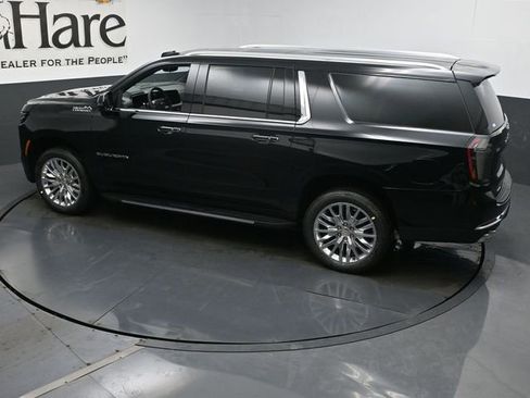 New 2026 Chevrolet Suburban High Country w/ Sun And Tow Package image 16
