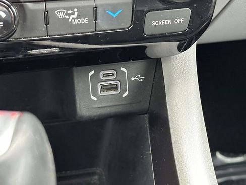 Used 2023 Jeep Compass Latitude w/ Sun and Sound Group image 18