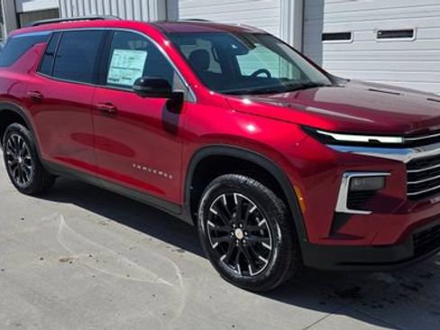 New 2026 Chevrolet Traverse LT w/ Sun and Wheel Package AWD/4WD image 1