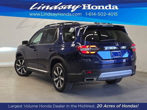 Used 2023 Honda Pilot Touring image 7
