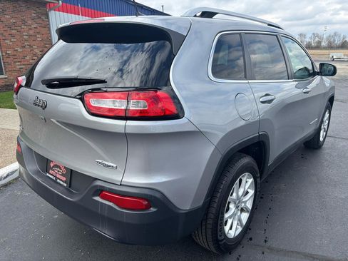 Used 2016 Jeep Cherokee Latitude w/ Cold Weather Group image 3