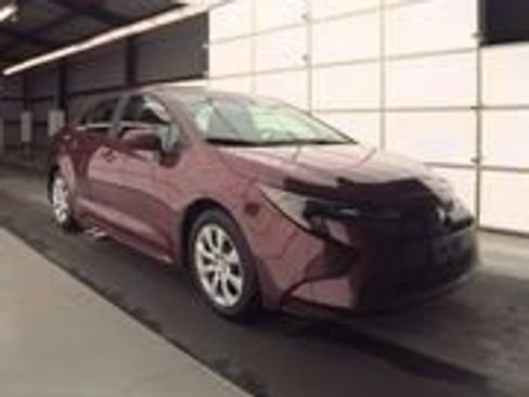 Used 2025 Toyota Corolla LE image 1