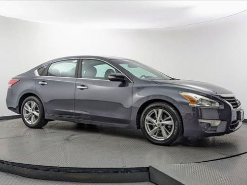 Used 2013 Nissan Altima 2.5 SL w/ Technology Pkg FWD image 11