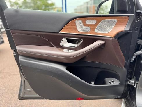Used 2023 Mercedes-Benz GLS 580 4MATIC image 12