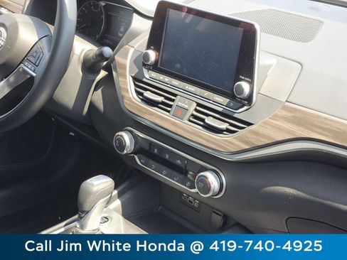 Used 2025 Nissan Altima 2.5 SV AWD/4WD image 21