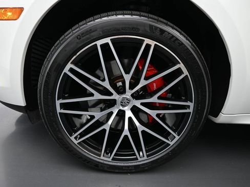 Certified 2023 Porsche Macan S AWD/4WD image 9