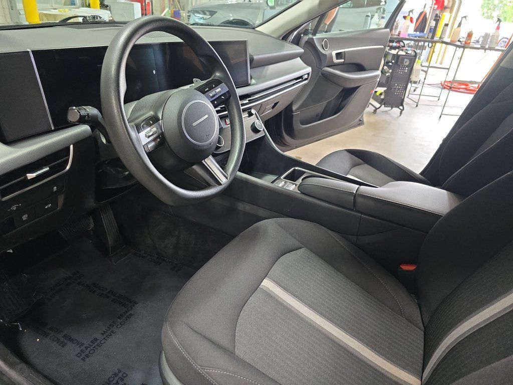 Used 2025 Hyundai Sonata SEL FWD image 15
