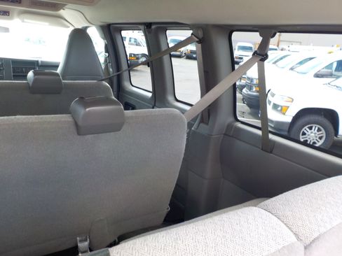 Used 2017 Chevrolet Express 3500 LT w/ LT Preferred Equipment Group RWD image 19