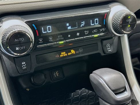 Used 2024 Toyota RAV4 XLE Premium image 15