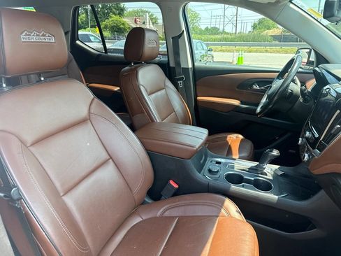 Used 2020 Chevrolet Traverse High Country w/ LPO, 'HIT The Road' Package AWD/4WD image 25