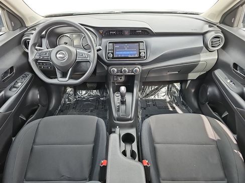 Used 2025 Nissan Kicks Play S image 11