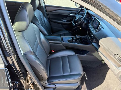 Used 2023 Nissan Rogue SV w/ SV Premium B Package image 20