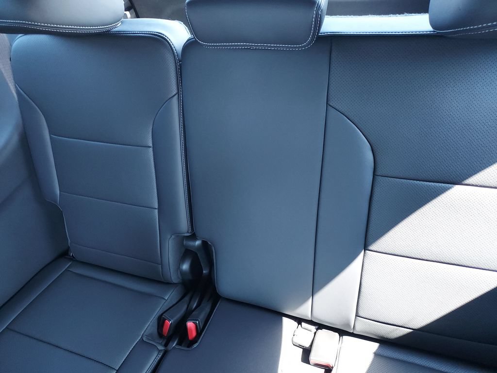 New 2027 Chevrolet Traverse LT w/ LPO, Floor Liner Package FWD image 24
