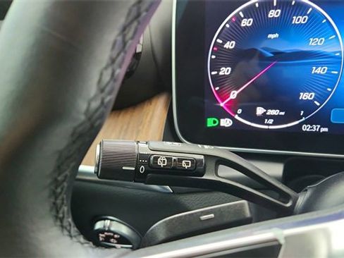 Used 2025 Mercedes-Benz GLC 350e GLC 350e image 43