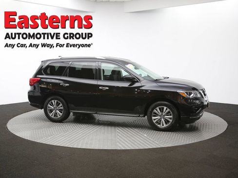 Used 2019 Nissan Pathfinder SV image 47