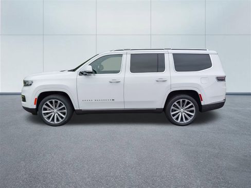 Used 2022 Jeep Grand Wagoneer Series II w/ Convenience Group III image 2