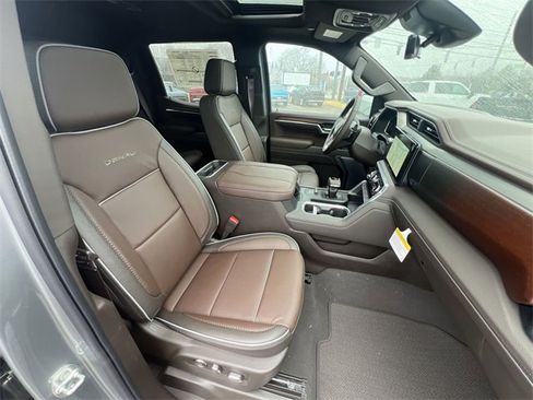New 2026 GMC Sierra 1500 Denali w/ Denali Reserve Package image 11