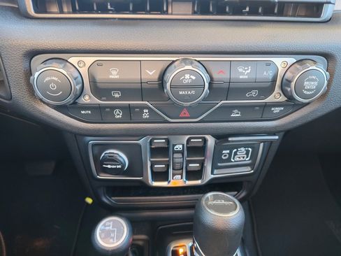 New 2026 Jeep Gladiator Sport image 19