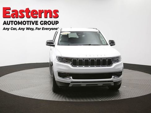 Used 2024 Jeep Wagoneer L Series II w/ Flexible Seating Group RWD image 55