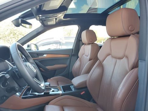 Used 2021 Audi Q5 Prestige w/ Prestige Package image 13