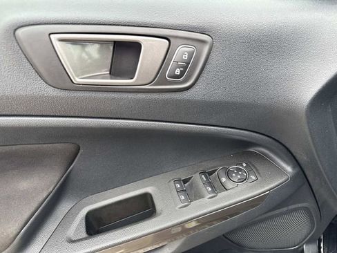 Used 2020 Ford EcoSport SE image 19