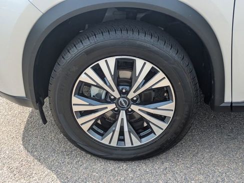 Used 2023 Nissan Rogue SV image 14