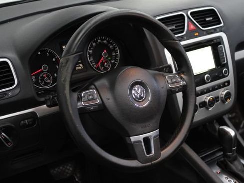 Used 2014 Volkswagen Eos FWD image 12