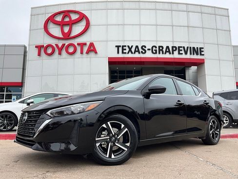 Used 2025 Nissan Sentra SV image 2