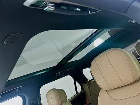 Used 2025 Land Rover Range Rover Sport SE image 14