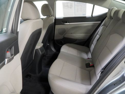 Used 2019 Hyundai Elantra SE image 36