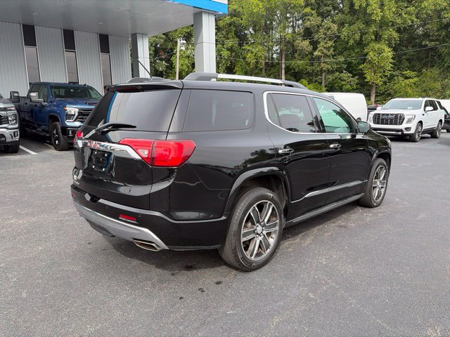 Used 2017 GMC Acadia Denali w/ Technology Package FWD image 9