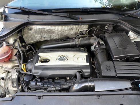 Used 2015 Volkswagen Tiguan S FWD image 13