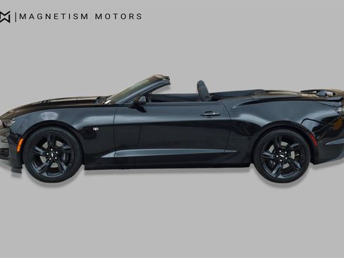 Used 2019 Chevrolet Camaro SS RWD image 3