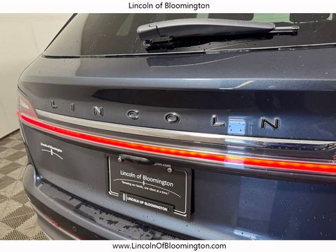 Used 2022 Lincoln Nautilus Black Label w/ Class II Trailer Tow Package AWD/4WD image 27