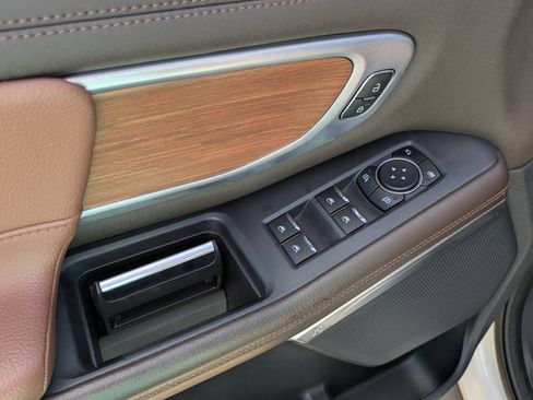Used 2025 Ford Expedition King Ranch AWD/4WD image 7