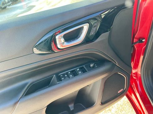 Used 2022 Jeep Compass Limited w/ (RED) Package image 14